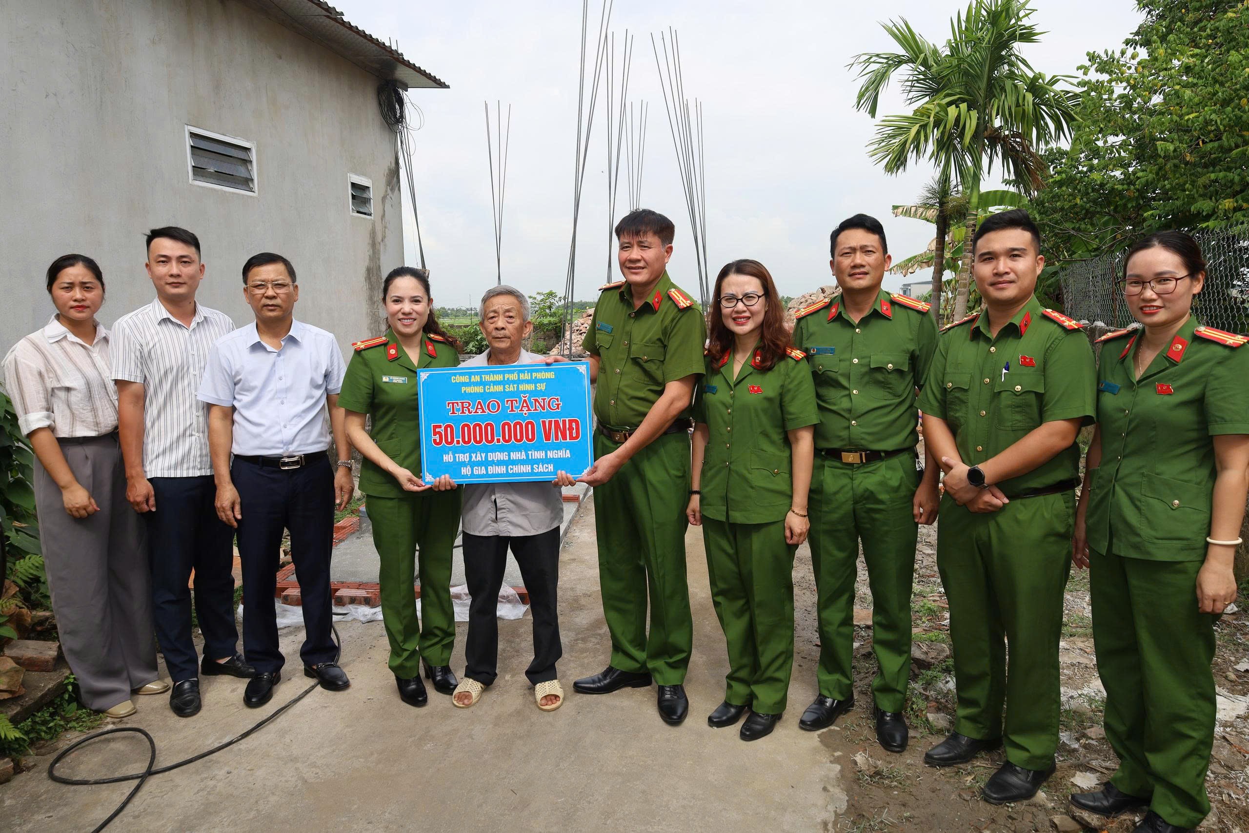 Phòng Cảnh sát hình sự hỗ trợ cựu quân nhân có hoàn cảnh đặc biệt khó khăn kinh phí xây dựng nhà tình nghĩa